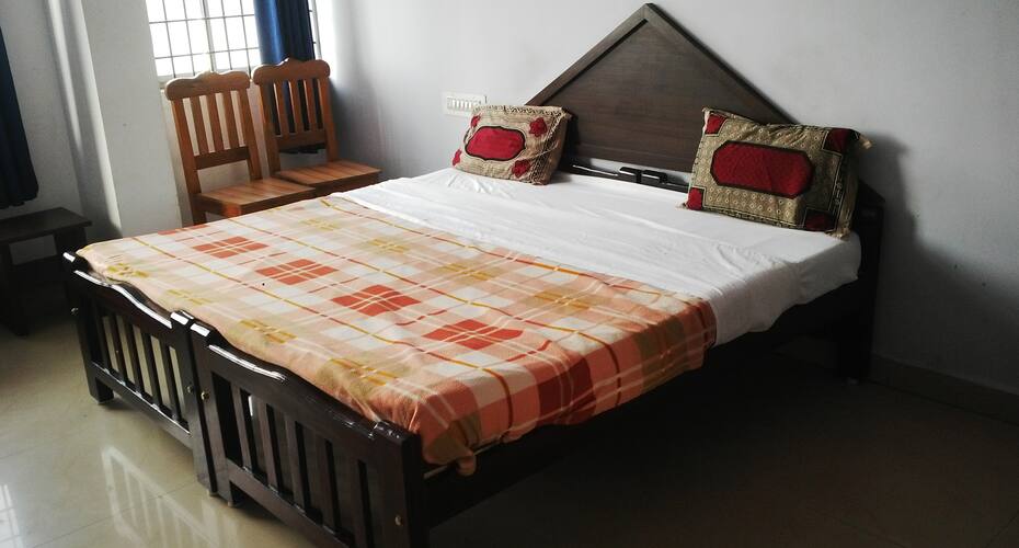 Bhoomika Deluxe Lodge, Chamarajanagar 5